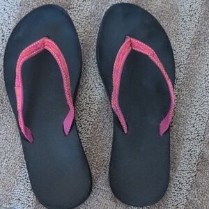 Reef ginger Pink/Black Flip Flops Size 7